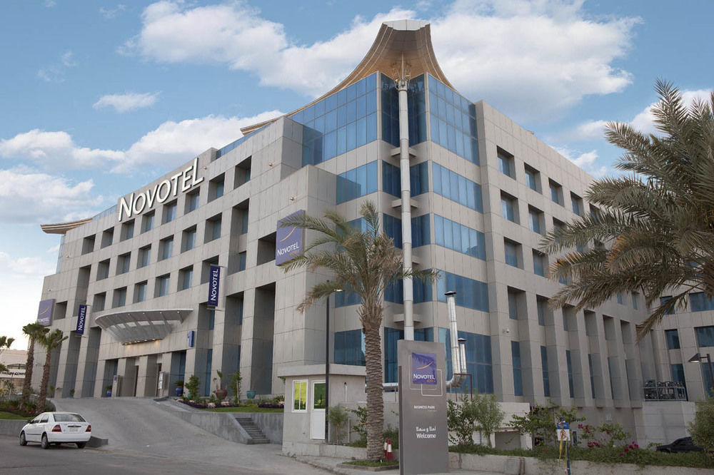 Novotel Dammam Business Park Екстер'єр фото