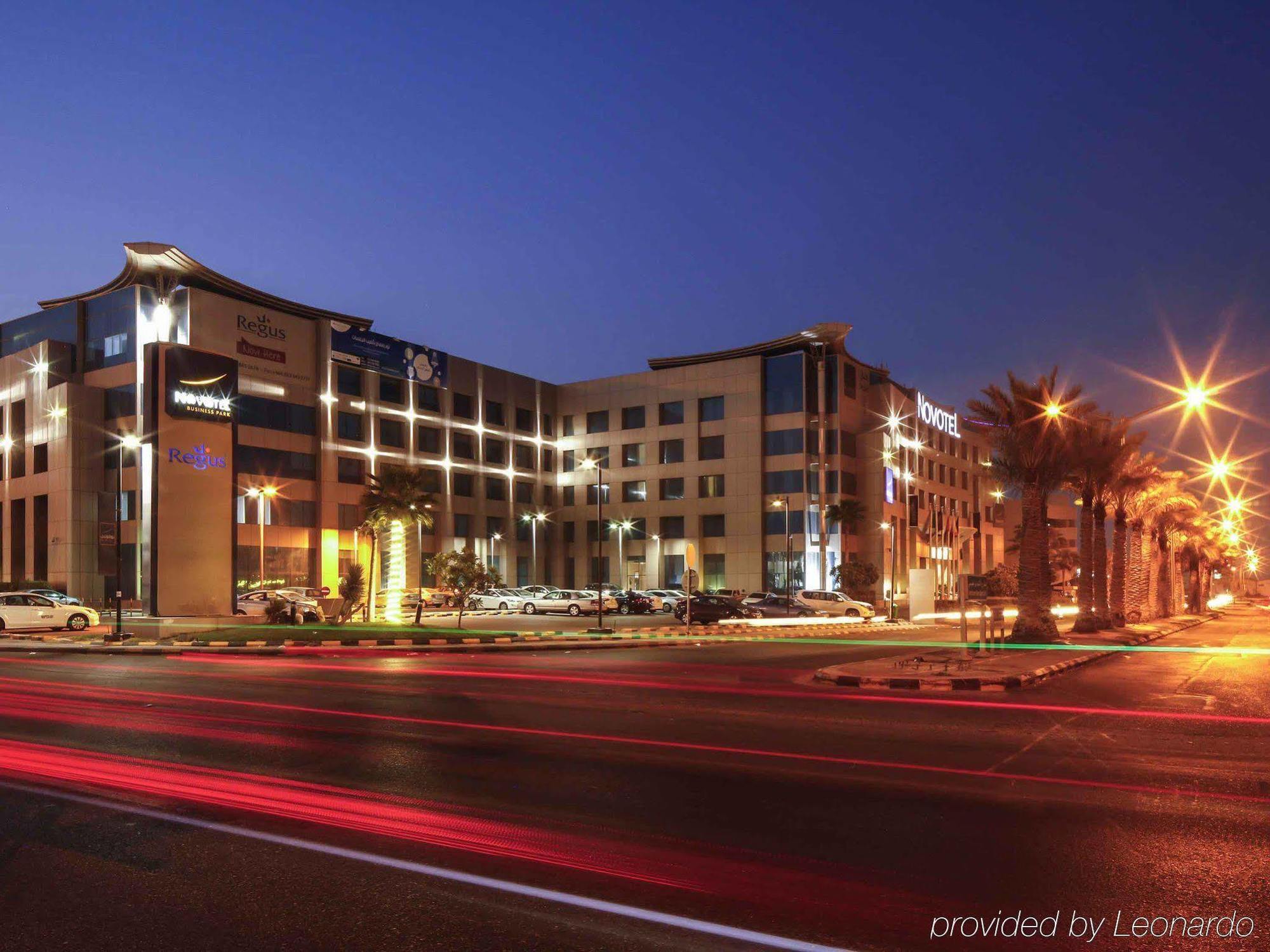 Novotel Dammam Business Park Екстер'єр фото